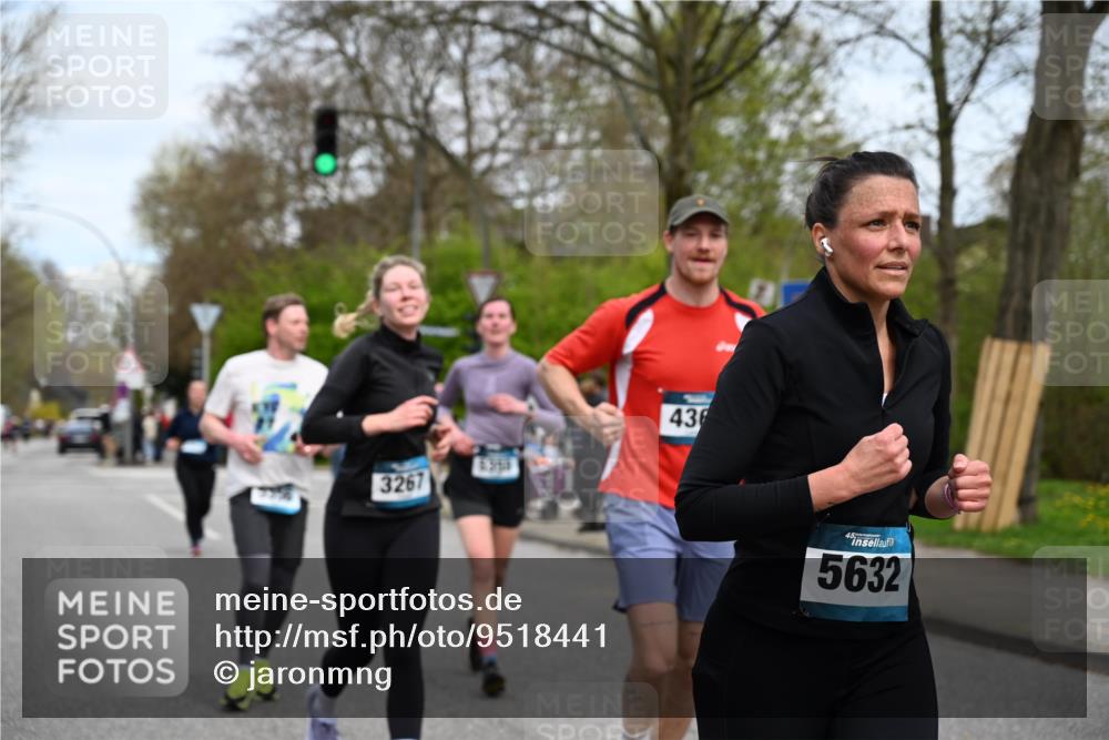 12.04.2026 - 45. Internationalen Wilhelmsburger Insellauf J. Mangold http://msf.ph/oto/9518441 12.04.2026 13:23:51 Ziel 2766, 5622, 3739, 5209, 5212, 2802, 2803, 3258, 3259, 4073, 4292, 4517, 3872, 5017, 3871, 5632, 4365, 3267, 2562, 5356, 5355, 4567, 2145 meine-sportfotos.de