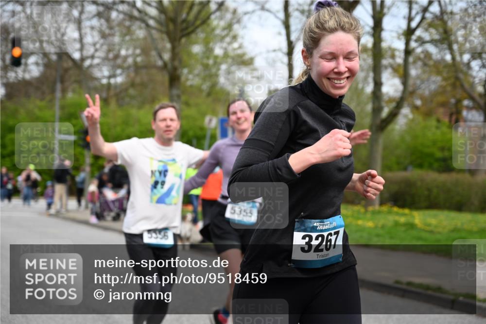12.04.2026 - 45. Internationalen Wilhelmsburger Insellauf J. Mangold http://msf.ph/oto/9518459 12.04.2026 13:23:52 Ziel 2766, 5622, 3739, 5209, 5212, 2802, 2803, 3258, 3259, 4073, 4292, 4517, 3872, 5017, 3871, 5632, 4365, 3267, 2562, 5356, 5355, 4567, 2145 meine-sportfotos.de