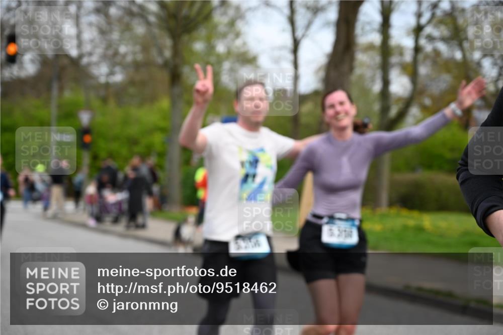 12.04.2026 - 45. Internationalen Wilhelmsburger Insellauf J. Mangold http://msf.ph/oto/9518462 12.04.2026 13:23:53 Ziel 2766, 5622, 3739, 5209, 5212, 2802, 2803, 3258, 3259, 4073, 4292, 4517, 3872, 5017, 3871, 3871, 5632, 4365, 3267, 2562, 5356, 5355, 4567, 2145 meine-sportfotos.de