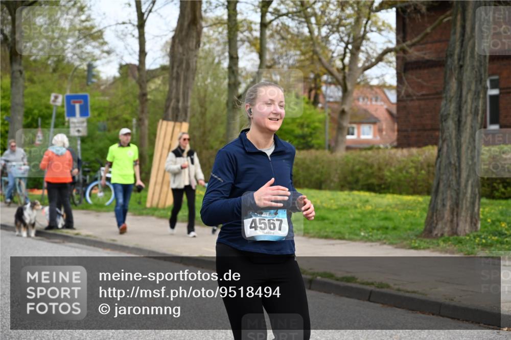 12.04.2026 - 45. Internationalen Wilhelmsburger Insellauf J. Mangold http://msf.ph/oto/9518494 12.04.2026 13:23:57 Ziel 3739, 5209, 5212, 2802, 2803, 3258, 3259, 4073, 4292, 4517, 3872, 5017, 3871, 5632, 4365, 3267, 2562, 5356, 5355, 5356, 5355, 4567, 2145, 3936 meine-sportfotos.de