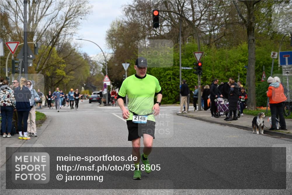 12.04.2026 - 45. Internationalen Wilhelmsburger Insellauf J. Mangold http://msf.ph/oto/9518505 12.04.2026 13:24:02 Ziel 2802, 2803, 3258, 3259, 4073, 4292, 4517, 3872, 5017, 3871, 5632, 4365, 3267, 2562, 5356, 5355, 4567, 2145, 3936, 4908, 4016, 2111, 2112, 2290 meine-sportfotos.de