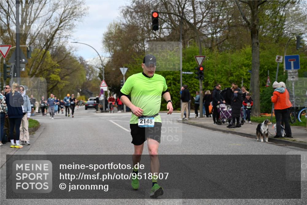 12.04.2026 - 45. Internationalen Wilhelmsburger Insellauf J. Mangold http://msf.ph/oto/9518507 12.04.2026 13:24:02 Ziel 2802, 2803, 3258, 3259, 4073, 4292, 4517, 3872, 5017, 3871, 5632, 4365, 3267, 2562, 5356, 5355, 4567, 2145, 3936, 4908, 4016, 2111, 2112, 2290 meine-sportfotos.de