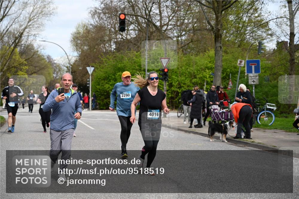 12.04.2026 - 45. Internationalen Wilhelmsburger Insellauf J. Mangold http://msf.ph/oto/9518519 12.04.2026 13:24:15 Ziel 5017, 3871, 5632, 4365, 3267, 2562, 5356, 5355, 4567, 2145, 3936, 4908, 4016, 2111, 2112, 2290, 4812, 4812, 2990, 2991, 2012 meine-sportfotos.de