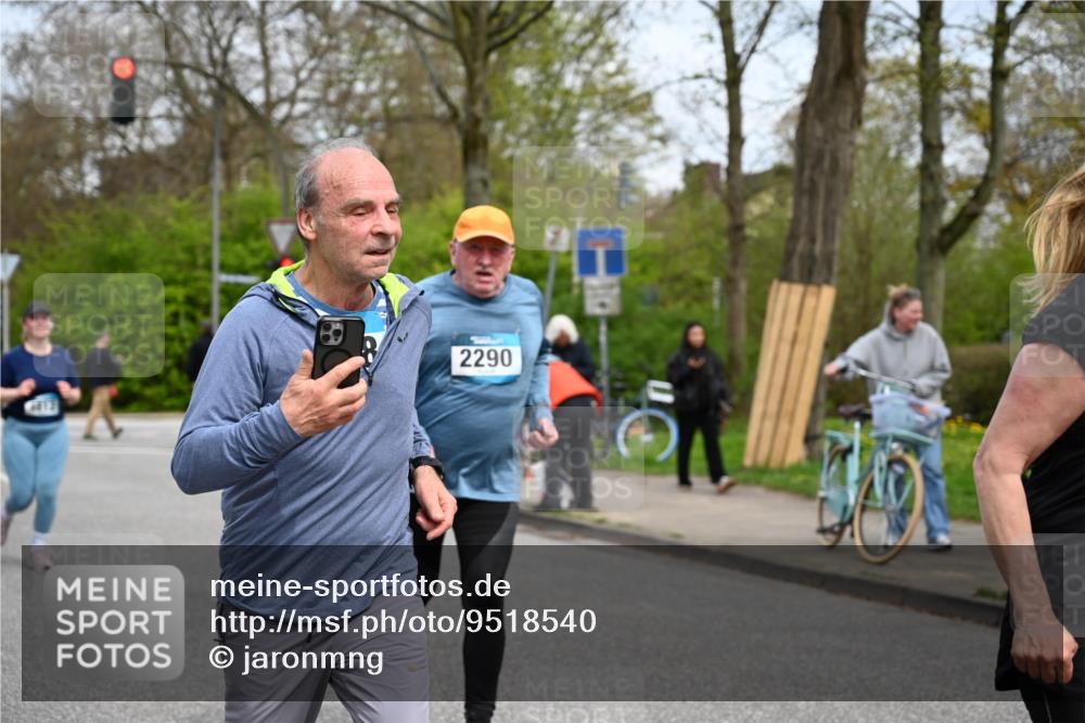 12.04.2026 - 45. Internationalen Wilhelmsburger Insellauf J. Mangold http://msf.ph/oto/9518540 12.04.2026 13:24:17 Ziel 3871, 5632, 4365, 3267, 2562, 5356, 5355, 4567, 2145, 3936, 4908, 4016, 2111, 2112, 2290, 4812, 2990, 2991, 2012, 5021 meine-sportfotos.de