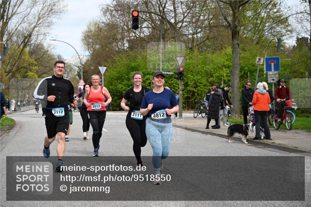 12.04.2026 - 45. Internationalen Wilhelmsburger Insellauf J. Mangold http://msf.ph/oto/9518550 12.04.2026 13:24:18 Ziel 3871, 5632, 4365, 3267, 2562, 5356, 5355, 4567, 2145, 3936, 4908, 4016, 2111, 2112, 2290, 4812, 2990, 2991, 2012, 5021, 4751 meine-sportfotos.de