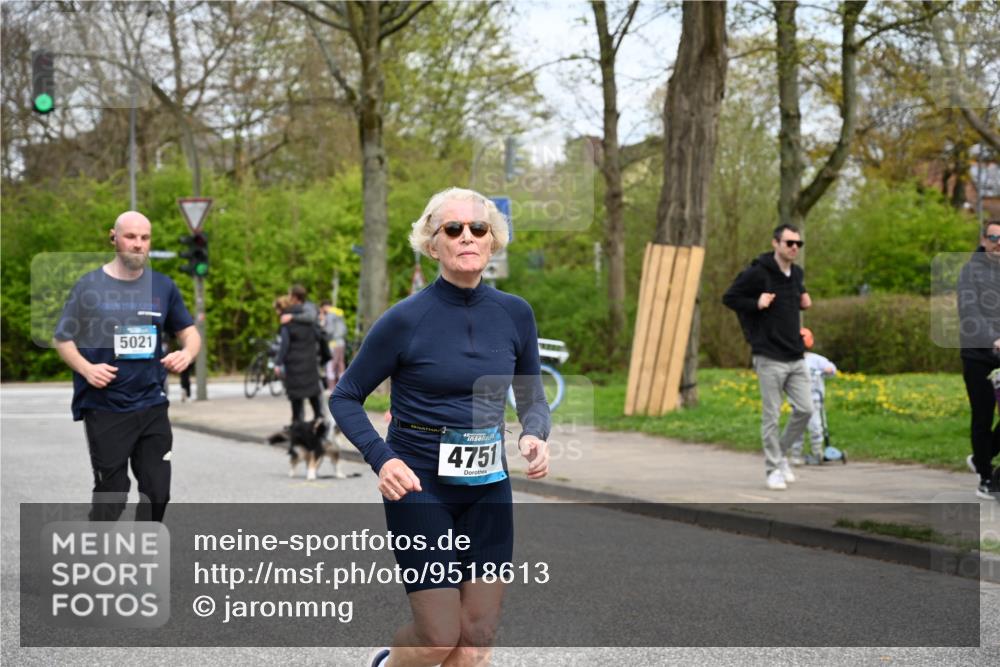 12.04.2026 - 45. Internationalen Wilhelmsburger Insellauf J. Mangold http://msf.ph/oto/9518613 12.04.2026 13:24:30 Ziel 4567, 2145, 3936, 4908, 4016, 2111, 2112, 2290, 4812, 2990, 2991, 2012, 5021, 4751, 4751, 2558, 2557 meine-sportfotos.de