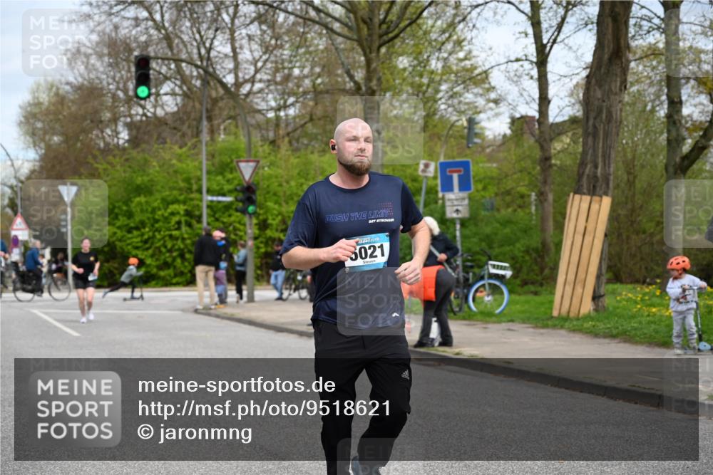 12.04.2026 - 45. Internationalen Wilhelmsburger Insellauf J. Mangold http://msf.ph/oto/9518621 12.04.2026 13:24:31 Ziel 4567, 2145, 3936, 4908, 4016, 2111, 2112, 2290, 4812, 2990, 2991, 2012, 2012, 5021, 4751, 2558, 2557 meine-sportfotos.de