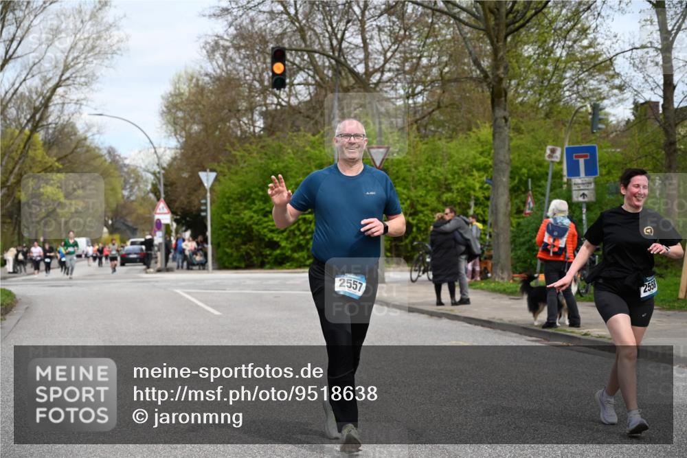 12.04.2026 - 45. Internationalen Wilhelmsburger Insellauf J. Mangold http://msf.ph/oto/9518638 12.04.2026 13:24:38 Ziel 3936, 4908, 4016, 2111, 2112, 2290, 4812, 2990, 2991, 2012, 5021, 4751, 2558, 2557 meine-sportfotos.de