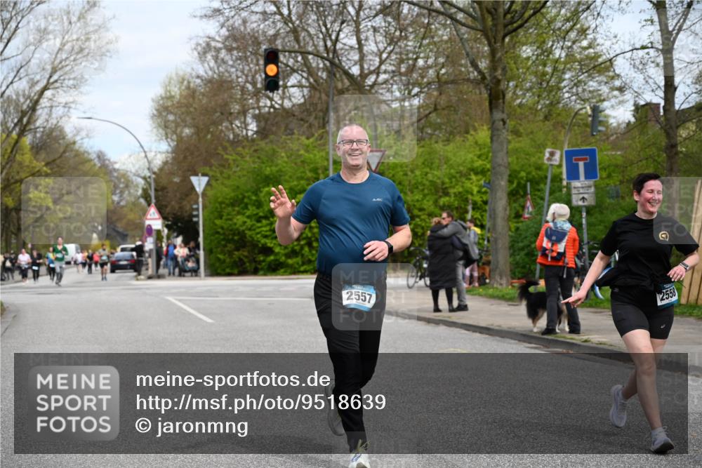 12.04.2026 - 45. Internationalen Wilhelmsburger Insellauf J. Mangold http://msf.ph/oto/9518639 12.04.2026 13:24:38 Ziel 3936, 4908, 4016, 2111, 2112, 2290, 4812, 2990, 2991, 2012, 5021, 4751, 2558, 2557 meine-sportfotos.de