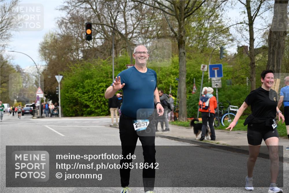 12.04.2026 - 45. Internationalen Wilhelmsburger Insellauf J. Mangold http://msf.ph/oto/9518642 12.04.2026 13:24:38 Ziel 3936, 4908, 4016, 2111, 2112, 2290, 4812, 2990, 2991, 2012, 5021, 4751, 2558, 2557 meine-sportfotos.de