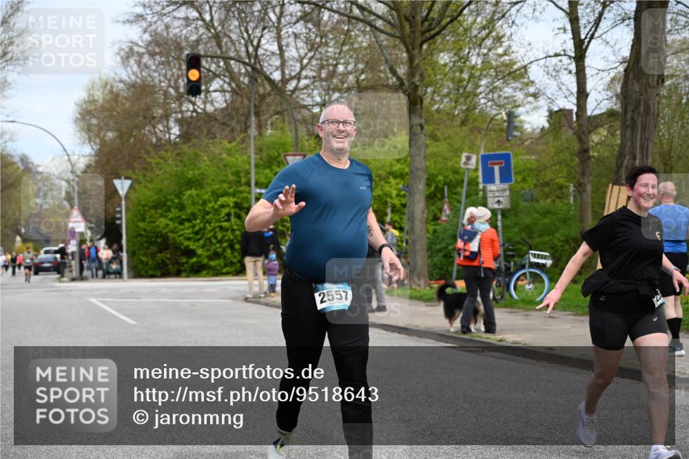 12.04.2026 - 45. Internationalen Wilhelmsburger Insellauf J. Mangold http://msf.ph/oto/9518643 12.04.2026 13:24:38 Ziel 3936, 4908, 4016, 2111, 2112, 2290, 4812, 2990, 2991, 2012, 5021, 4751, 2558, 2557 meine-sportfotos.de