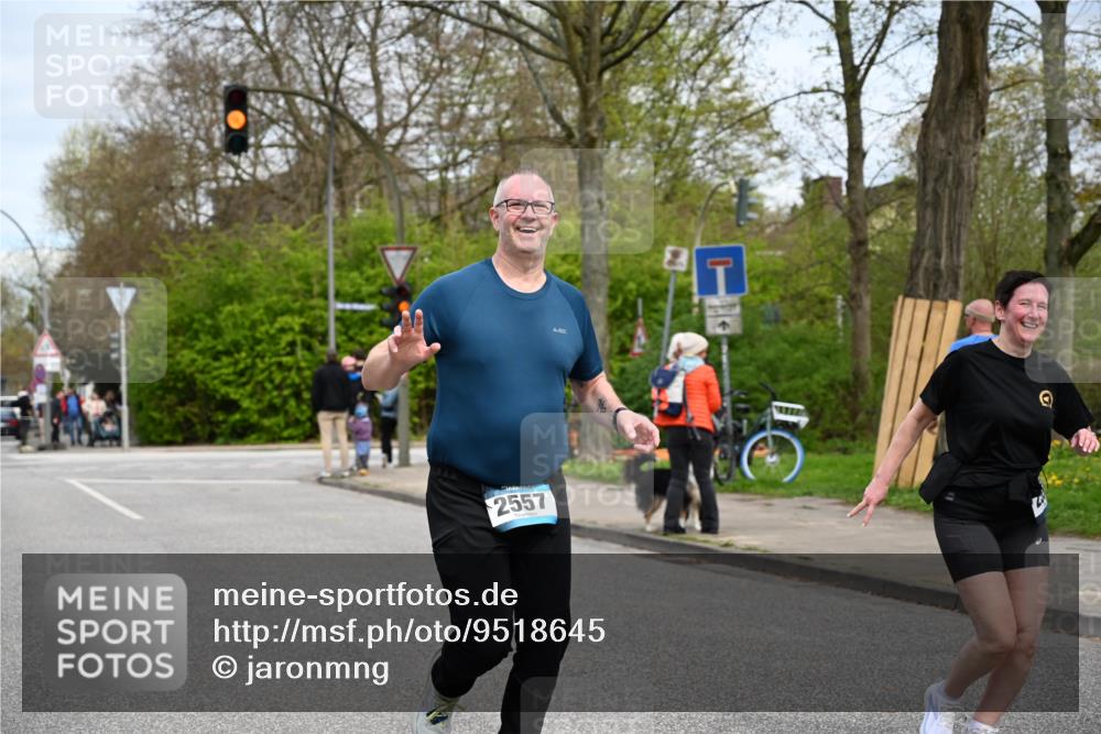 12.04.2026 - 45. Internationalen Wilhelmsburger Insellauf J. Mangold http://msf.ph/oto/9518645 12.04.2026 13:24:38 Ziel 3936, 4908, 4016, 2111, 2112, 2290, 4812, 2990, 2991, 2012, 5021, 4751, 2558, 2557 meine-sportfotos.de