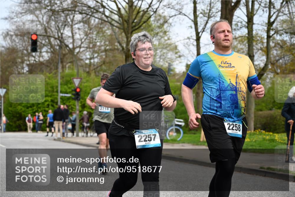 12.04.2026 - 45. Internationalen Wilhelmsburger Insellauf J. Mangold http://msf.ph/oto/9518677 12.04.2026 13:25:02 Ziel 5021, 4751, 2558, 2557, 2848, 2258, 2257, 2718, 2718, 5152, 5757 meine-sportfotos.de