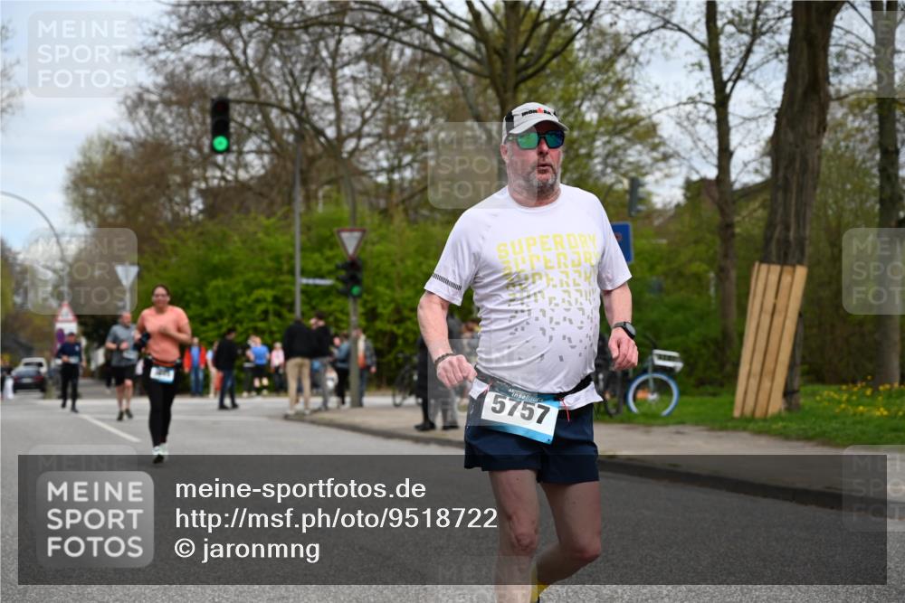 12.04.2026 - 45. Internationalen Wilhelmsburger Insellauf J. Mangold http://msf.ph/oto/9518722 12.04.2026 13:25:16 Ziel 2848, 2258, 2257, 2718, 5152, 5757, 3649, 3649, 4604, 4790, 2717, 4431 meine-sportfotos.de