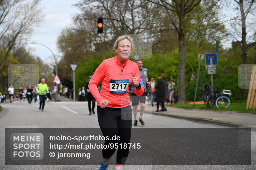 12.04.2026 - 45. Internationalen Wilhelmsburger Insellauf J. Mangold http://msf.ph/oto/9518745 12.04.2026 13:25:22 Ziel 2848, 2258, 2257, 2718, 5152, 5757, 3649, 4604, 4790, 2717, 2717, 4431, 3023, 3024, 2881 meine-sportfotos.de