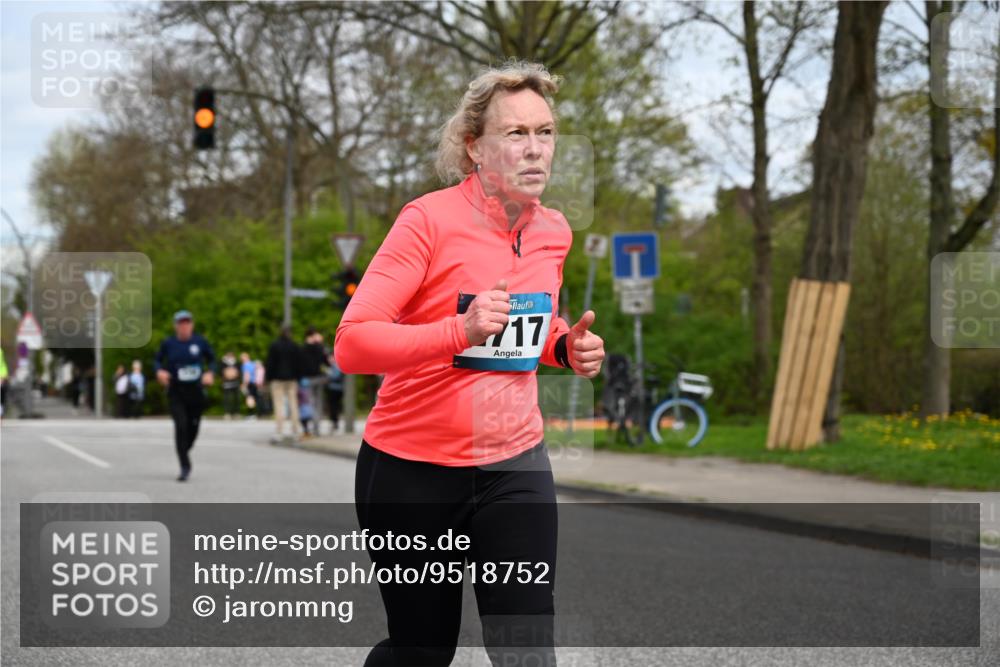12.04.2026 - 45. Internationalen Wilhelmsburger Insellauf J. Mangold http://msf.ph/oto/9518752 12.04.2026 13:25:23 Ziel 2848, 2258, 2257, 2718, 5152, 5757, 3649, 4604, 4790, 2717, 4431, 3023, 3024, 2881 meine-sportfotos.de