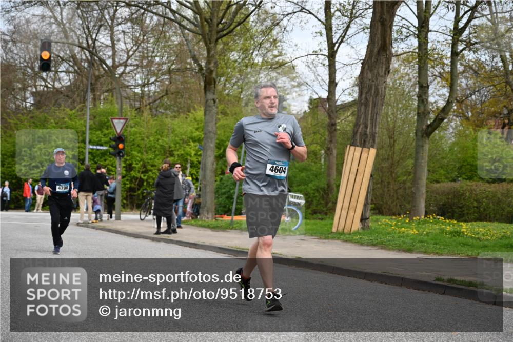 12.04.2026 - 45. Internationalen Wilhelmsburger Insellauf J. Mangold http://msf.ph/oto/9518753 12.04.2026 13:25:24 Ziel 2848, 2258, 2257, 2718, 5152, 5757, 3649, 4604, 4790, 2717, 4431, 3023, 3024, 2881 meine-sportfotos.de