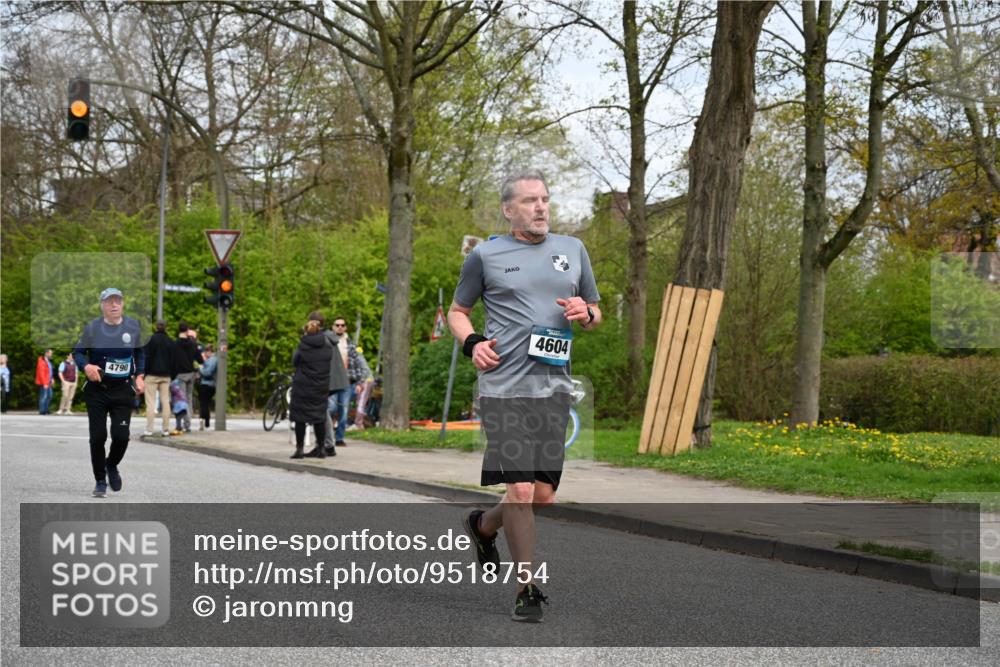 12.04.2026 - 45. Internationalen Wilhelmsburger Insellauf J. Mangold http://msf.ph/oto/9518754 12.04.2026 13:25:24 Ziel 2848, 2258, 2257, 2718, 5152, 5757, 3649, 4604, 4790, 2717, 4431, 3023, 3024, 2881 meine-sportfotos.de