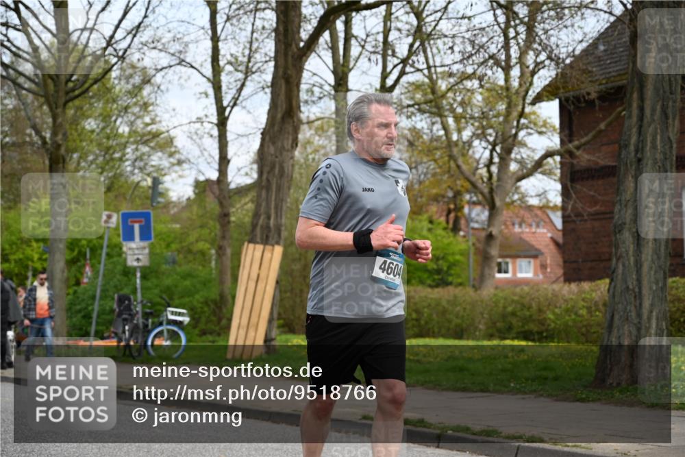12.04.2026 - 45. Internationalen Wilhelmsburger Insellauf J. Mangold http://msf.ph/oto/9518766 12.04.2026 13:25:25 Ziel 2848, 2258, 2257, 2718, 5152, 5757, 5757, 3649, 4604, 4790, 2717, 4431, 3023, 3024, 2881 meine-sportfotos.de