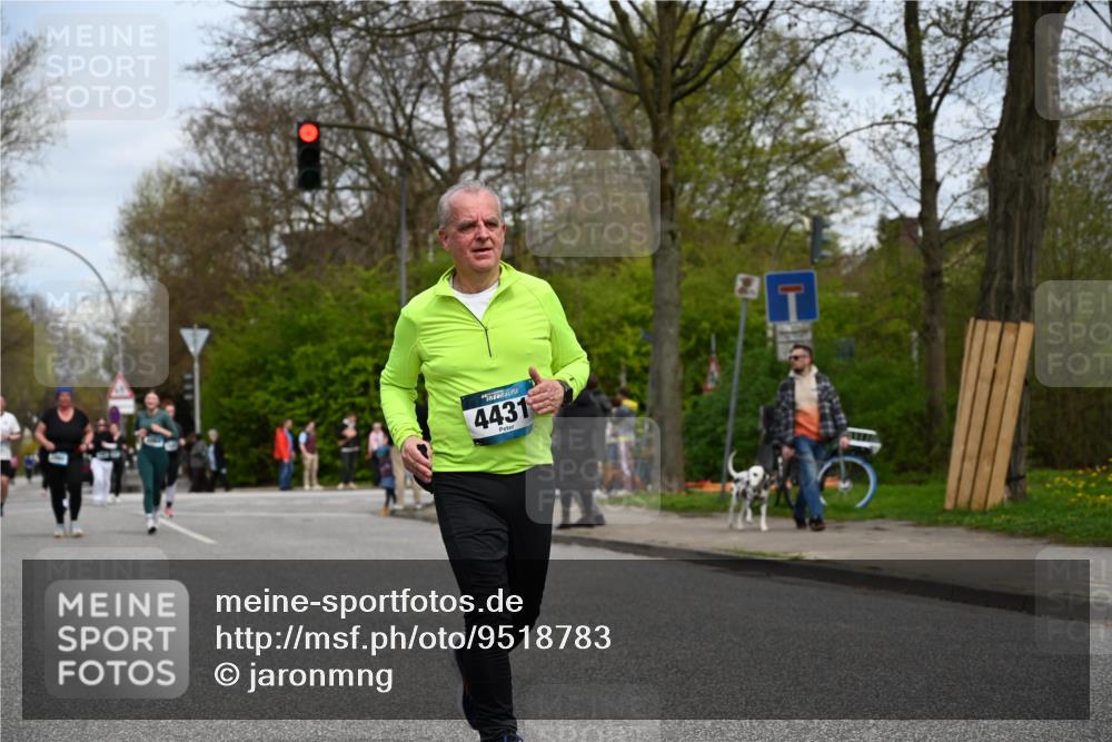 12.04.2026 - 45. Internationalen Wilhelmsburger Insellauf J. Mangold http://msf.ph/oto/9518783 12.04.2026 13:25:30 Ziel 2848, 2258, 2257, 2718, 5152, 5757, 3649, 4604, 4790, 2717, 4431, 3023, 3023, 3024, 2881, 4064, 4684 meine-sportfotos.de