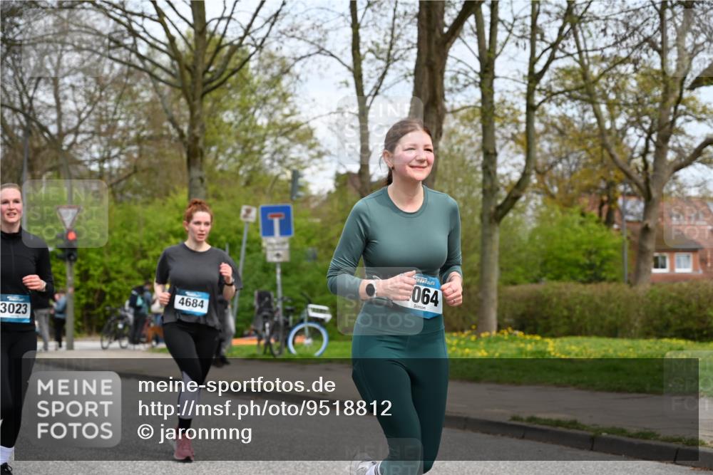 12.04.2026 - 45. Internationalen Wilhelmsburger Insellauf J. Mangold http://msf.ph/oto/9518812 12.04.2026 13:25:38 Ziel 2718, 5152, 5757, 3649, 4604, 4790, 2717, 4431, 4431, 3023, 3024, 2881, 4064, 4684, 4064, 4684, 2298, 4839, 4840, 4774 meine-sportfotos.de