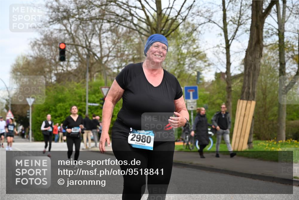 12.04.2026 - 45. Internationalen Wilhelmsburger Insellauf J. Mangold http://msf.ph/oto/9518841 12.04.2026 13:25:43 Ziel 5152, 5757, 3649, 4604, 4790, 2717, 4431, 3023, 3024, 3024, 2881, 4064, 4684, 2298, 2298, 4839, 4840, 4774, 4881, 4049 meine-sportfotos.de