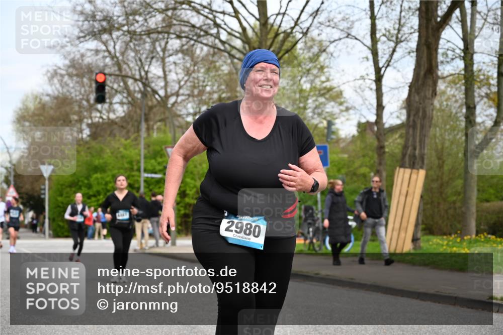 12.04.2026 - 45. Internationalen Wilhelmsburger Insellauf J. Mangold http://msf.ph/oto/9518842 12.04.2026 13:25:43 Ziel 5152, 5757, 3649, 4604, 4790, 2717, 4431, 3023, 3024, 3024, 2881, 4064, 4684, 2298, 2298, 4839, 4840, 4774, 4881, 4049 meine-sportfotos.de