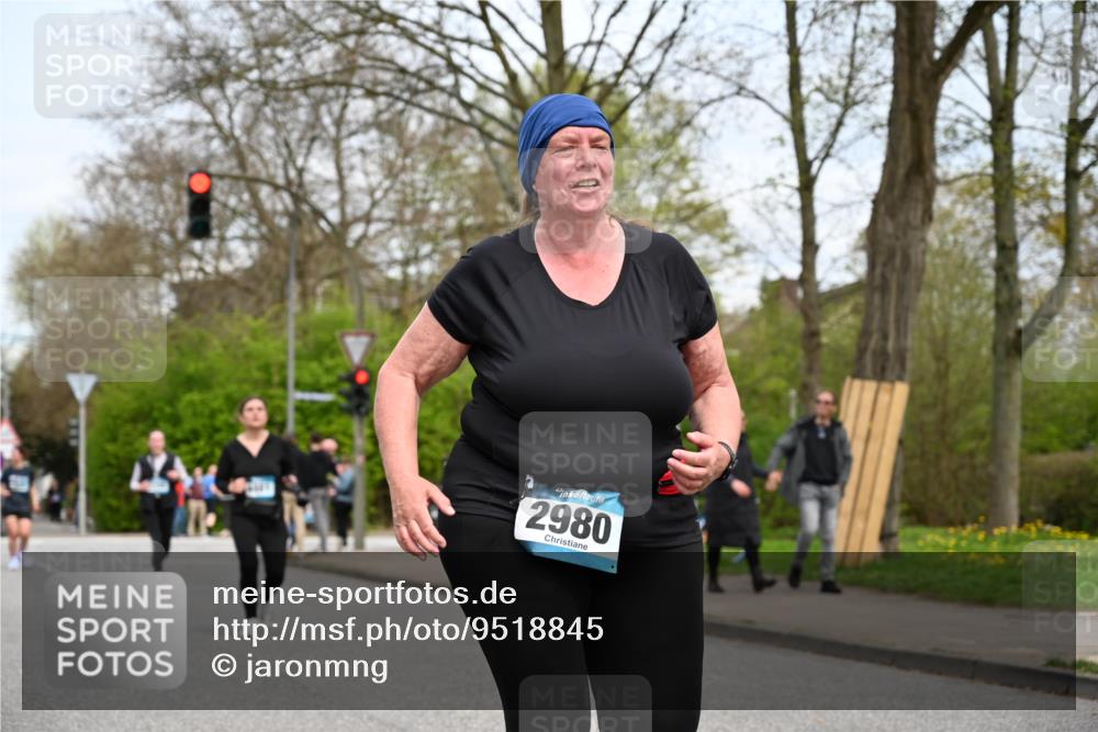 12.04.2026 - 45. Internationalen Wilhelmsburger Insellauf J. Mangold http://msf.ph/oto/9518845 12.04.2026 13:25:43 Ziel 5152, 5757, 3649, 4604, 4790, 2717, 4431, 3023, 3024, 3024, 2881, 4064, 4684, 2298, 2298, 4839, 4840, 4774, 4881, 4049 meine-sportfotos.de