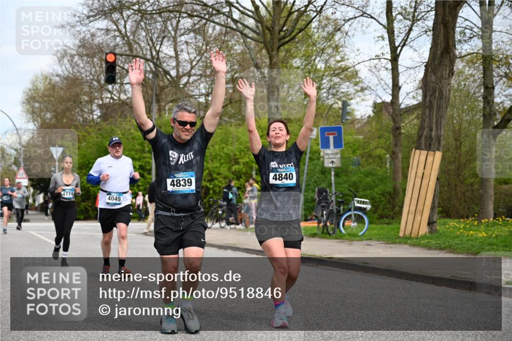 12.04.2026 - 45. Internationalen Wilhelmsburger Insellauf J. Mangold http://msf.ph/oto/9518846 12.04.2026 13:25:51 Ziel 3649, 4604, 4790, 2717, 4431, 3023, 3024, 2881, 4064, 4684, 2298, 4839, 4840, 4774, 4881, 4049, 4411 meine-sportfotos.de