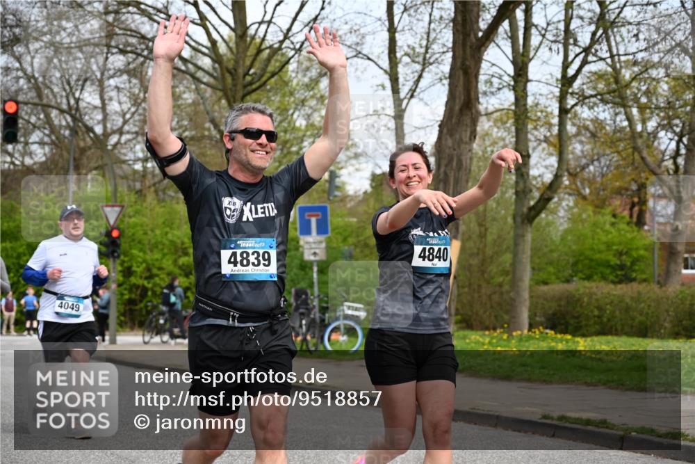 12.04.2026 - 45. Internationalen Wilhelmsburger Insellauf J. Mangold http://msf.ph/oto/9518857 12.04.2026 13:25:52 Ziel 3649, 4604, 4790, 2717, 4431, 3023, 3024, 2881, 4064, 4684, 2298, 4839, 4840, 4774, 4881, 4881, 4049, 4411 meine-sportfotos.de