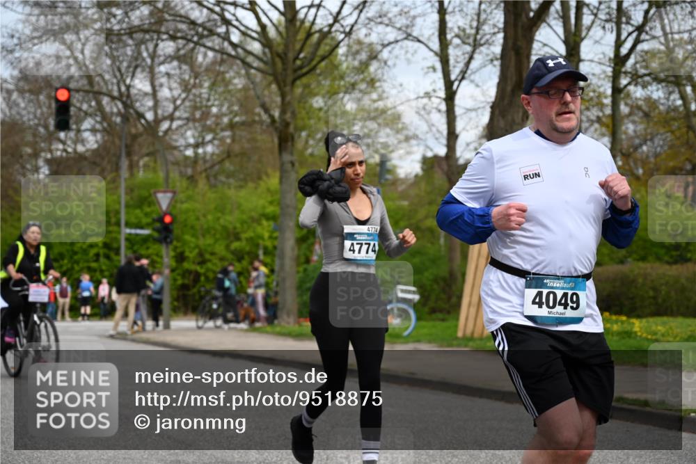12.04.2026 - 45. Internationalen Wilhelmsburger Insellauf J. Mangold http://msf.ph/oto/9518875 12.04.2026 13:25:55 Ziel 4604, 4790, 2717, 4431, 3023, 3024, 2881, 4064, 4684, 2298, 2298, 4839, 4840, 4774, 4881, 4049, 4411, 5206, 2360, 5245, 2933, 2359 meine-sportfotos.de