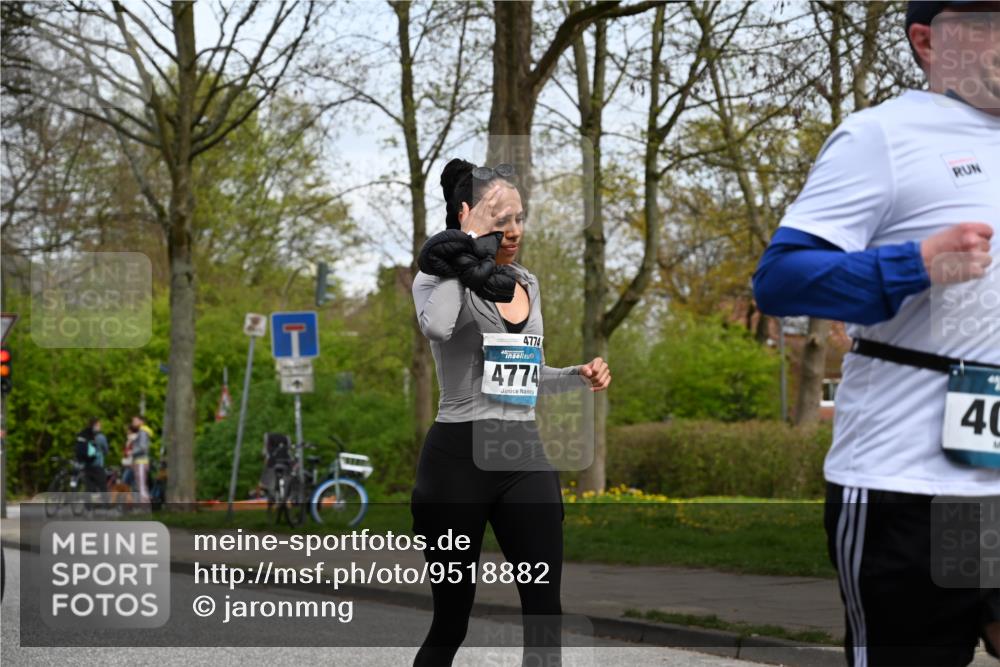 12.04.2026 - 45. Internationalen Wilhelmsburger Insellauf J. Mangold http://msf.ph/oto/9518882 12.04.2026 13:25:55 Ziel 4604, 4790, 2717, 4431, 3023, 3024, 2881, 4064, 4684, 2298, 2298, 4839, 4840, 4774, 4881, 4049, 4411, 5206, 2360, 5245, 2933, 2359 meine-sportfotos.de