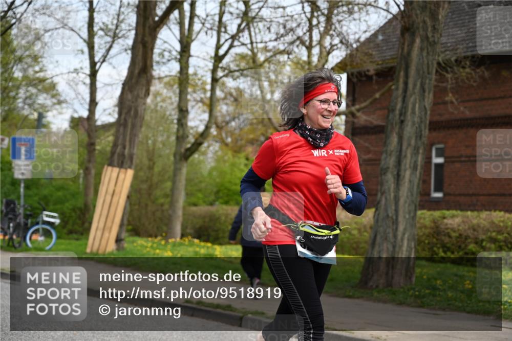 12.04.2026 - 45. Internationalen Wilhelmsburger Insellauf J. Mangold http://msf.ph/oto/9518919 12.04.2026 13:26:09 Ziel 2881, 4064, 4684, 2298, 4839, 4840, 4774, 4881, 4049, 4411, 5206, 2360, 5245, 2933, 2359, 4124, 2980, 3640 meine-sportfotos.de