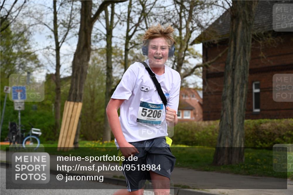 12.04.2026 - 45. Internationalen Wilhelmsburger Insellauf J. Mangold http://msf.ph/oto/9518984 12.04.2026 13:26:24 Ziel 4774, 4881, 4049, 4411, 5206, 2360, 5245, 2933, 2359, 4124, 2980, 3640, 3640, 2721, 3756, 3755 meine-sportfotos.de
