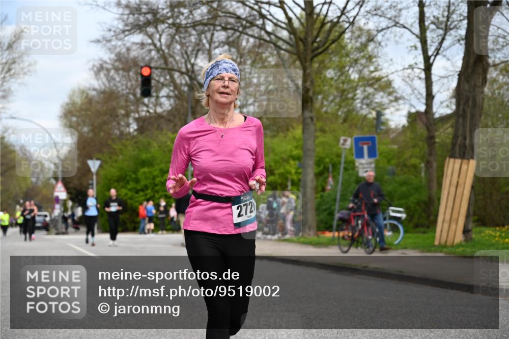 12.04.2026 - 45. Internationalen Wilhelmsburger Insellauf J. Mangold http://msf.ph/oto/9519002 12.04.2026 13:26:30 Ziel 4049, 4411, 5206, 2360, 5245, 2933, 2359, 4124, 2980, 3640, 2721, 3756, 3755, 2968 meine-sportfotos.de