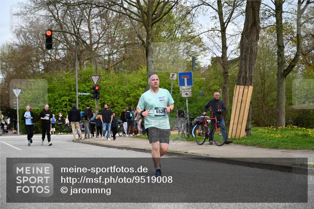 12.04.2026 - 45. Internationalen Wilhelmsburger Insellauf J. Mangold http://msf.ph/oto/9519008 12.04.2026 13:26:32 Ziel 4411, 5206, 2360, 5245, 2933, 2359, 4124, 2980, 3640, 2721, 3756, 3755, 3756, 3755, 2968, 2306 meine-sportfotos.de