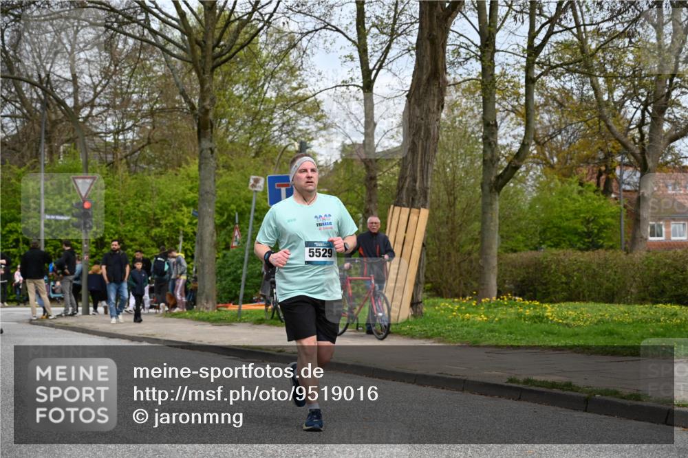 12.04.2026 - 45. Internationalen Wilhelmsburger Insellauf J. Mangold http://msf.ph/oto/9519016 12.04.2026 13:26:32 Ziel 4411, 5206, 2360, 5245, 2933, 2359, 4124, 2980, 3640, 2721, 3756, 3755, 3756, 3755, 2968, 2306 meine-sportfotos.de