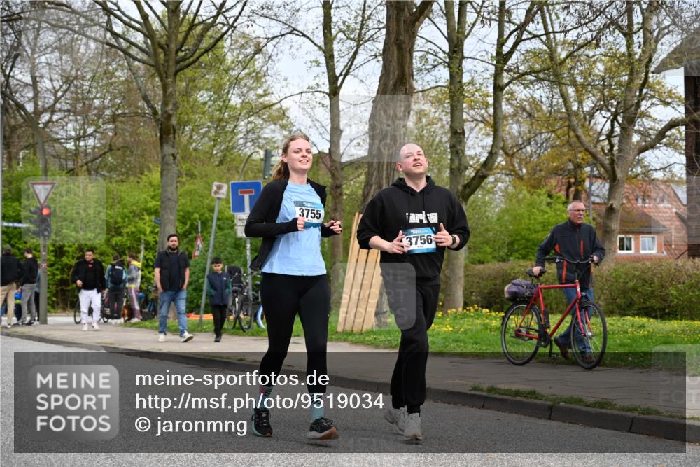 12.04.2026 - 45. Internationalen Wilhelmsburger Insellauf J. Mangold http://msf.ph/oto/9519034 12.04.2026 13:26:39 Ziel 4411, 5206, 2360, 5245, 2933, 2359, 4124, 2980, 3640, 2721, 3756, 3755, 2968, 2306, 2969, 3888, 3960, 3955 meine-sportfotos.de
