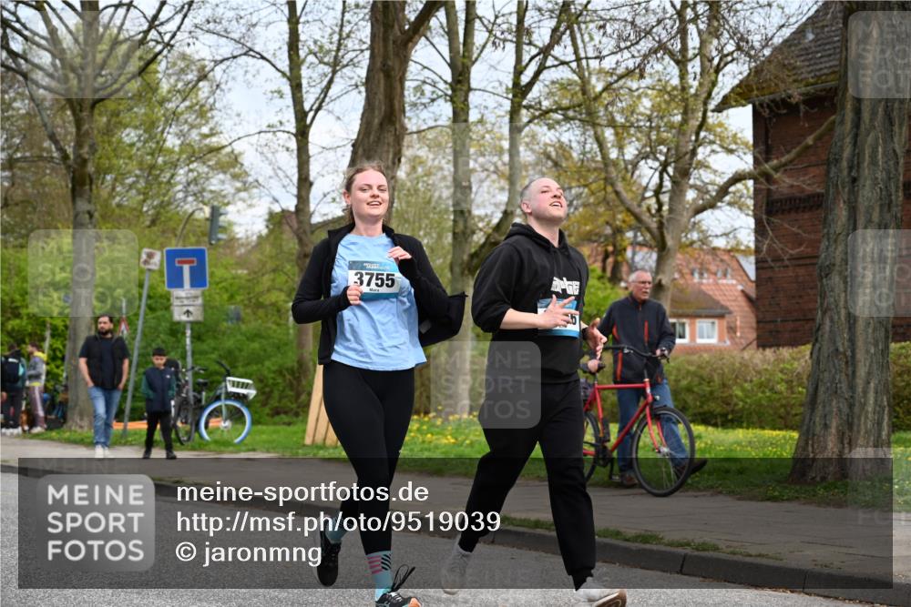12.04.2026 - 45. Internationalen Wilhelmsburger Insellauf J. Mangold http://msf.ph/oto/9519039 12.04.2026 13:26:39 Ziel 4411, 5206, 2360, 5245, 2933, 2359, 4124, 2980, 3640, 2721, 3756, 3755, 2968, 2306, 2969, 3888, 3960, 3955 meine-sportfotos.de