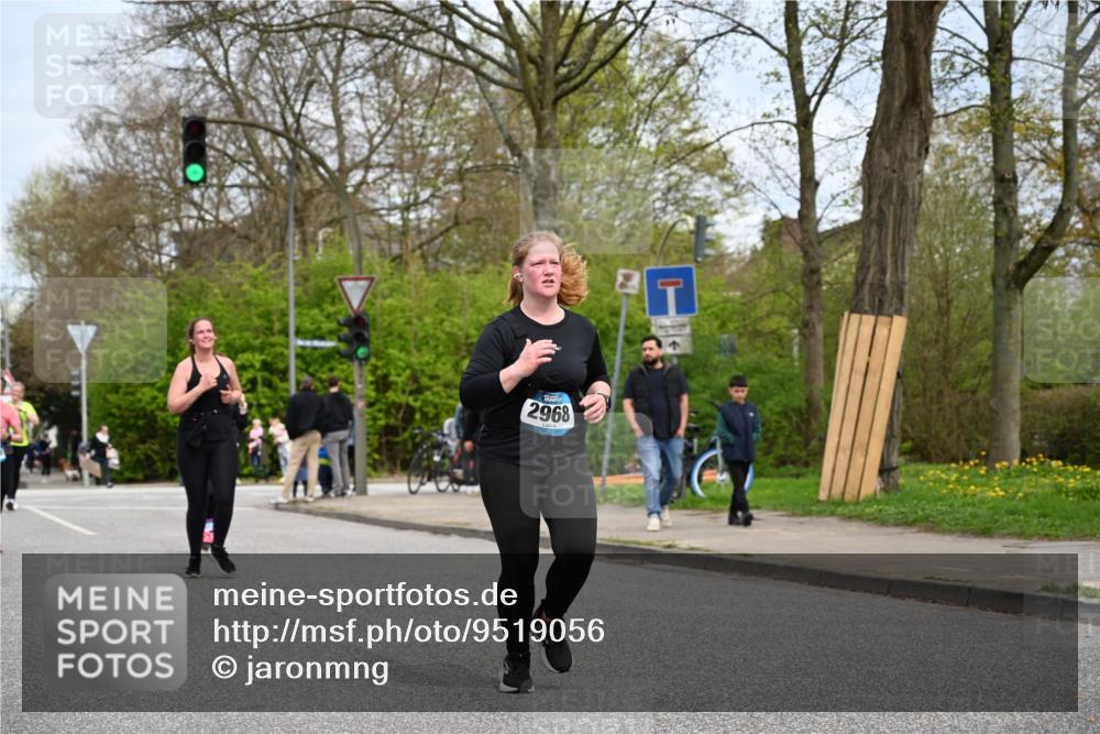 12.04.2026 - 45. Internationalen Wilhelmsburger Insellauf J. Mangold http://msf.ph/oto/9519056 12.04.2026 13:26:42 Ziel 5206, 2360, 5245, 2933, 2359, 4124, 2980, 3640, 2721, 3756, 3755, 2968, 2306, 2969, 3888, 3960, 3955 meine-sportfotos.de