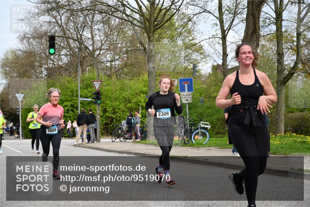 12.04.2026 - 45. Internationalen Wilhelmsburger Insellauf J. Mangold http://msf.ph/oto/9519070 12.04.2026 13:26:45 Ziel 4124, 2980, 3640, 2721, 3756, 3755, 2968, 2306, 2969, 3888, 3960, 3955, 4900 meine-sportfotos.de