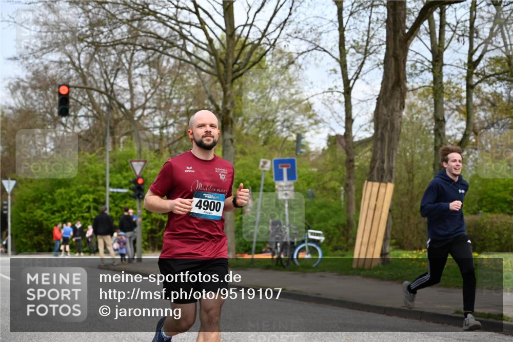 12.04.2026 - 45. Internationalen Wilhelmsburger Insellauf J. Mangold http://msf.ph/oto/9519107 12.04.2026 13:27:00 Ziel 2721, 3756, 3755, 2968, 2306, 2969, 3888, 3960, 3955, 4900, 2944, 2945, 5222, 3215 meine-sportfotos.de