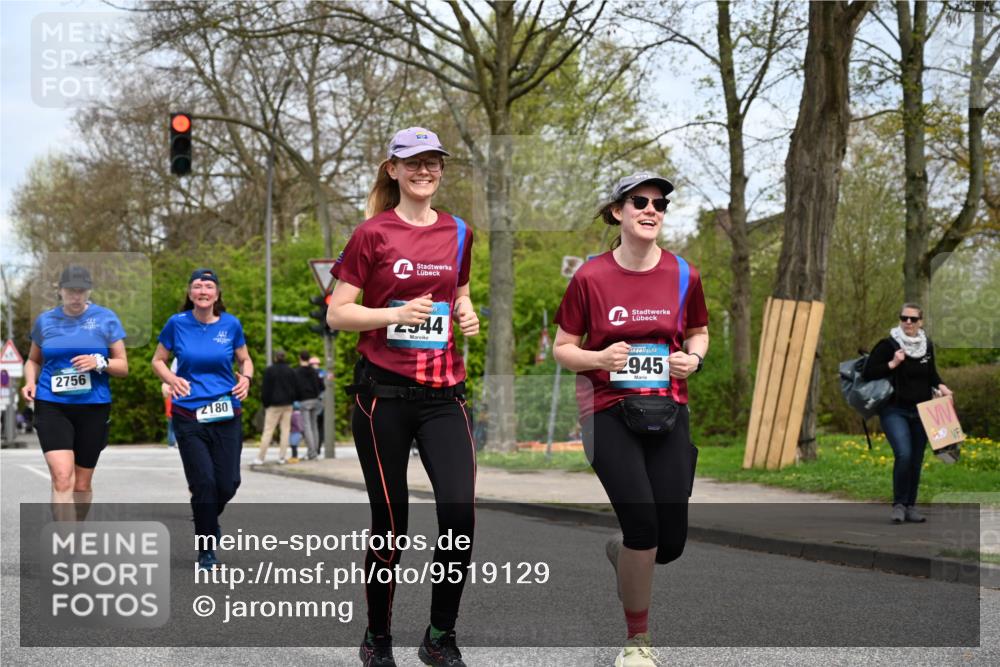 12.04.2026 - 45. Internationalen Wilhelmsburger Insellauf J. Mangold http://msf.ph/oto/9519129 12.04.2026 13:27:13 Ziel 2968, 2306, 2969, 3888, 3960, 3955, 4900, 2944, 2945, 5222, 3215, 2756, 2180, 3132, 2875, 3938, 3937 meine-sportfotos.de