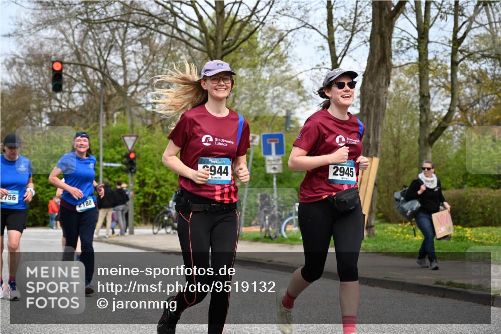 12.04.2026 - 45. Internationalen Wilhelmsburger Insellauf J. Mangold http://msf.ph/oto/9519132 12.04.2026 13:27:13 Ziel 2968, 2306, 2969, 3888, 3960, 3955, 4900, 2944, 2945, 5222, 3215, 2756, 2180, 3132, 2875, 3938, 3937 meine-sportfotos.de