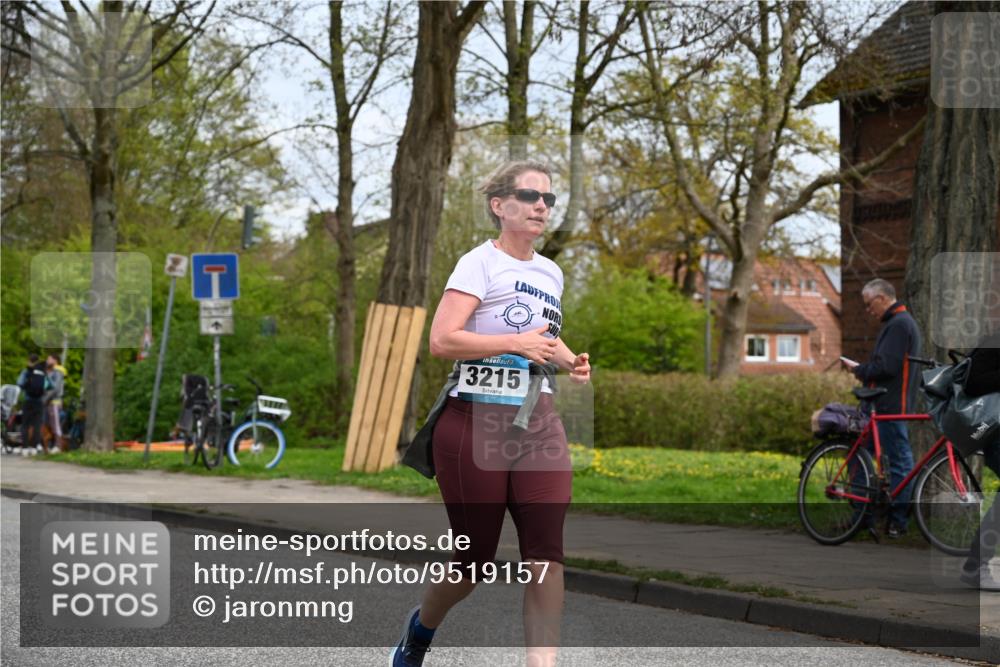 12.04.2026 - 45. Internationalen Wilhelmsburger Insellauf J. Mangold http://msf.ph/oto/9519157 12.04.2026 13:27:17 Ziel 2968, 2306, 2969, 3888, 3960, 3955, 4900, 2944, 2945, 5222, 3215, 2756, 2180, 3132, 3132, 2875, 3938, 3937, 4222, 4221, 4575, 4574 meine-sportfotos.de