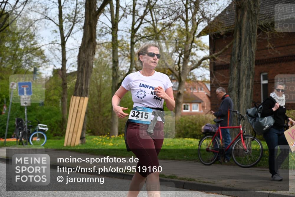 12.04.2026 - 45. Internationalen Wilhelmsburger Insellauf J. Mangold http://msf.ph/oto/9519160 12.04.2026 13:27:17 Ziel 2968, 2306, 2969, 3888, 3960, 3955, 4900, 2944, 2945, 5222, 3215, 2756, 2180, 3132, 3132, 2875, 3938, 3937, 4222, 4221, 4575, 4574 meine-sportfotos.de