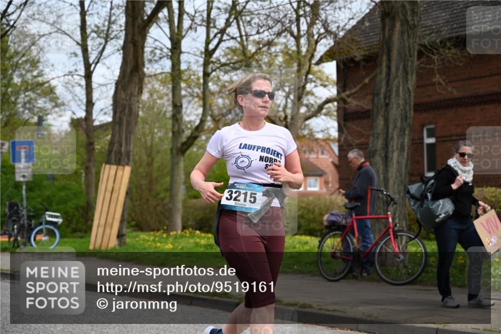 12.04.2026 - 45. Internationalen Wilhelmsburger Insellauf J. Mangold http://msf.ph/oto/9519161 12.04.2026 13:27:18 Ziel 2968, 2306, 2969, 3888, 3960, 3955, 4900, 2944, 2945, 2944, 2945, 5222, 3215, 2756, 2180, 3132, 2875, 3938, 3937, 4222, 4221, 4575, 4574 meine-sportfotos.de