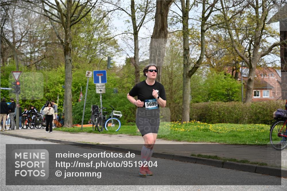 12.04.2026 - 45. Internationalen Wilhelmsburger Insellauf J. Mangold http://msf.ph/oto/9519204 12.04.2026 13:27:44 Ziel 5222, 3215, 2756, 2180, 3132, 2875, 3938, 3937, 4222, 4221, 4575, 4574, 2563, 5695 meine-sportfotos.de