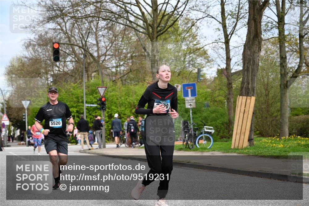 12.04.2026 - 45. Internationalen Wilhelmsburger Insellauf J. Mangold http://msf.ph/oto/9519231 12.04.2026 13:28:09 Ziel 2563, 5695, 3800, 2630, 5520, 5509 meine-sportfotos.de