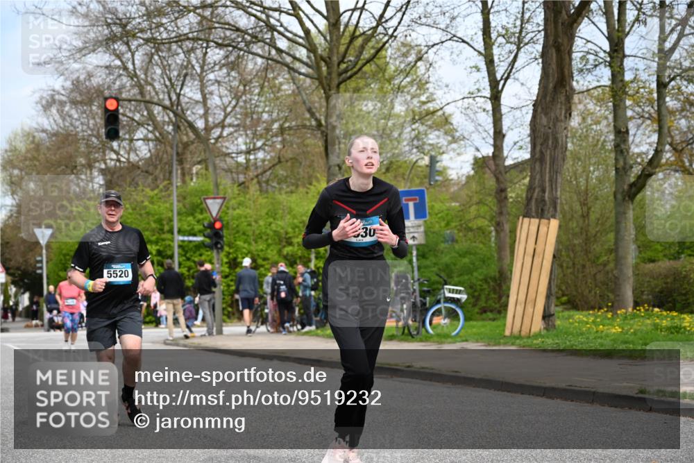 12.04.2026 - 45. Internationalen Wilhelmsburger Insellauf J. Mangold http://msf.ph/oto/9519232 12.04.2026 13:28:09 Ziel 2563, 5695, 3800, 2630, 5520, 5509 meine-sportfotos.de